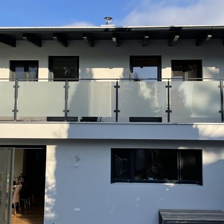 Balkongeländer mit Glaselement